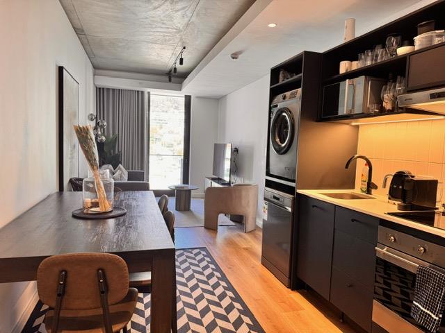 To Let 2 Bedroom Property for Rent in Sea Point Western Cape